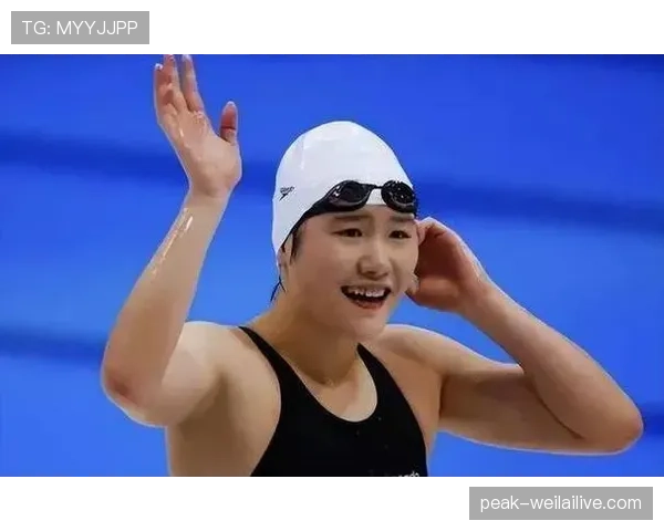 叶诗文手机里会藏多少秘密？别看泳池里多清纯，生活上的故事简直电视剧级别！